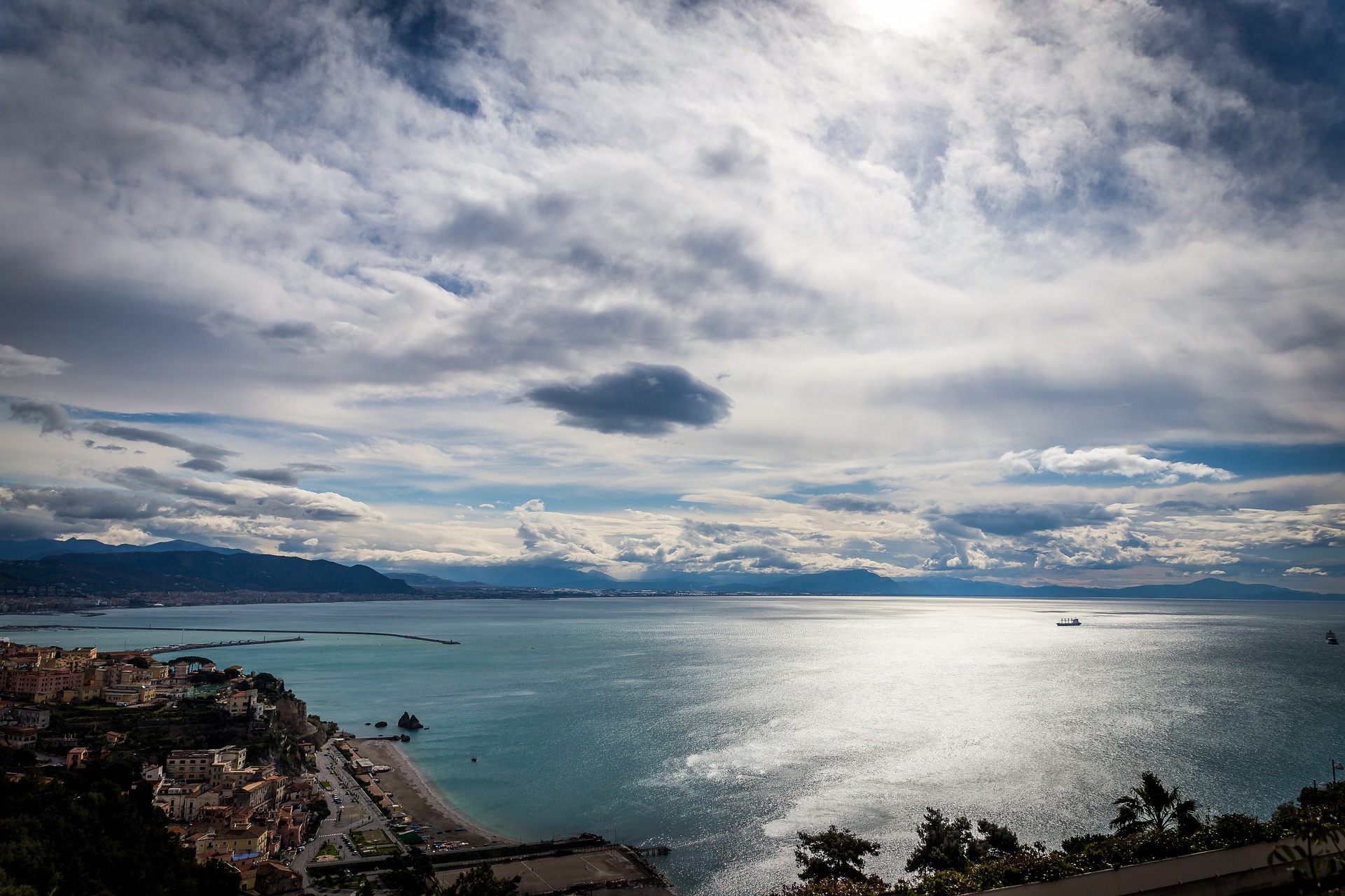 Foto di Robert Cheaib da Pixabay_vietri-sul-mare-g984719533_1920